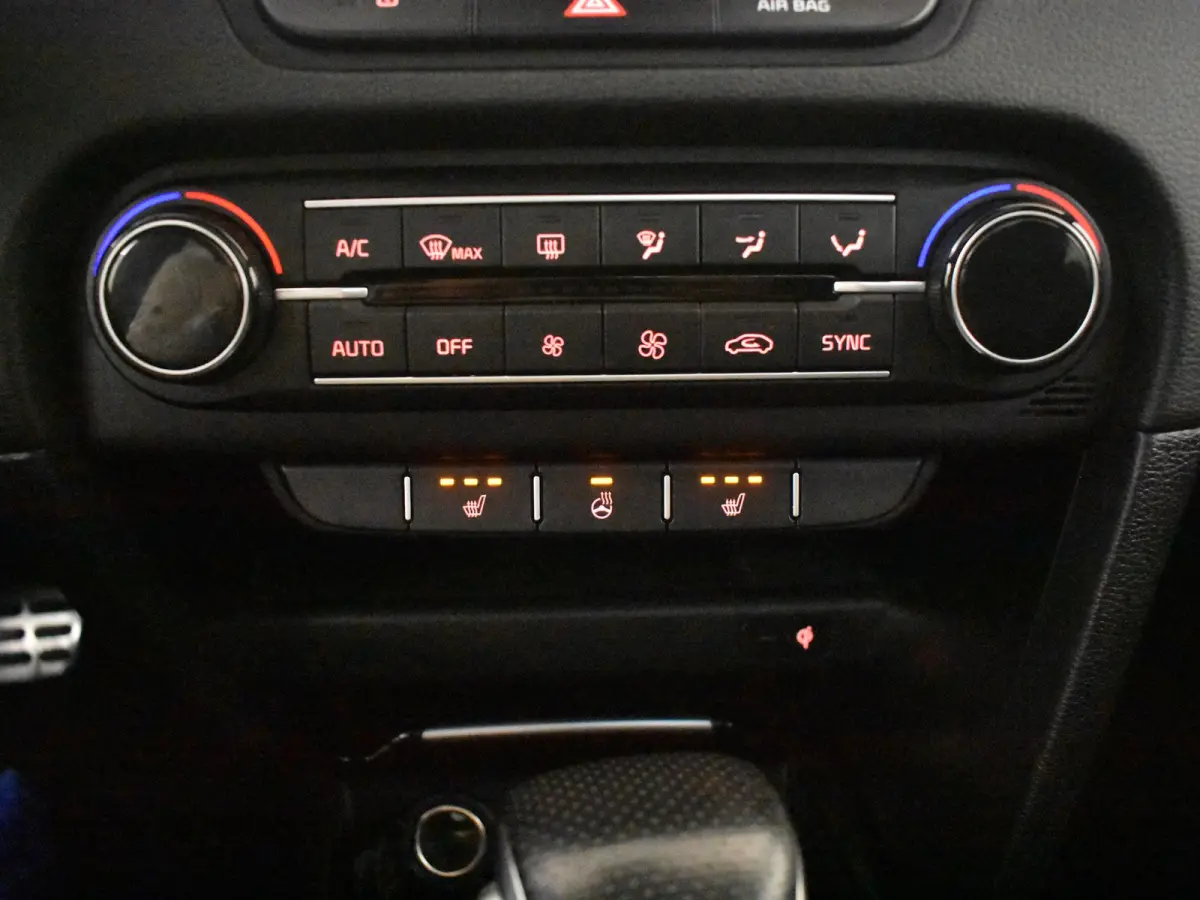 1.5 T-GDi GT-PlusLine l Pano Dak l Stoel/Stuurverwarming l Elektr. Stoel l Leder/Alcantara l 18" l Elektr. Klep l Full LED l Pano Dak l