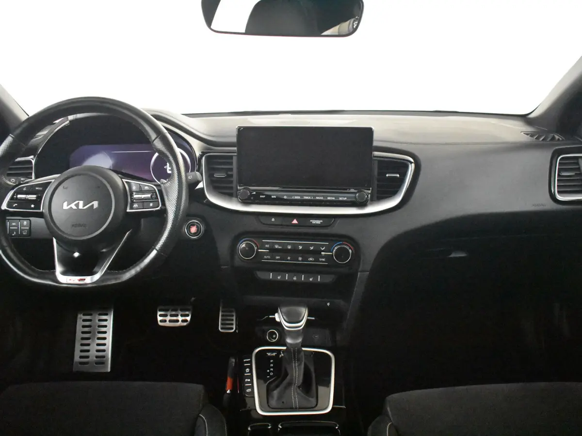 1.5 T-GDi GT-PlusLine l Pano Dak l Stoel/Stuurverwarming l Elektr. Stoel l Leder/Alcantara l 18" l Elektr. Klep l Full LED l Pano Dak l