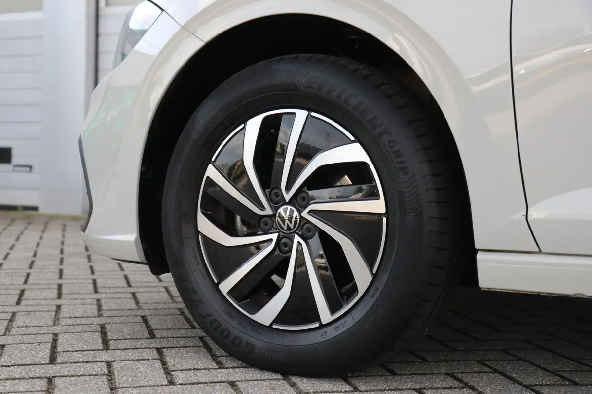 1.0 TSI 95pk Life Edition | App Connect | Achteruitrijcamera | Cruise Control