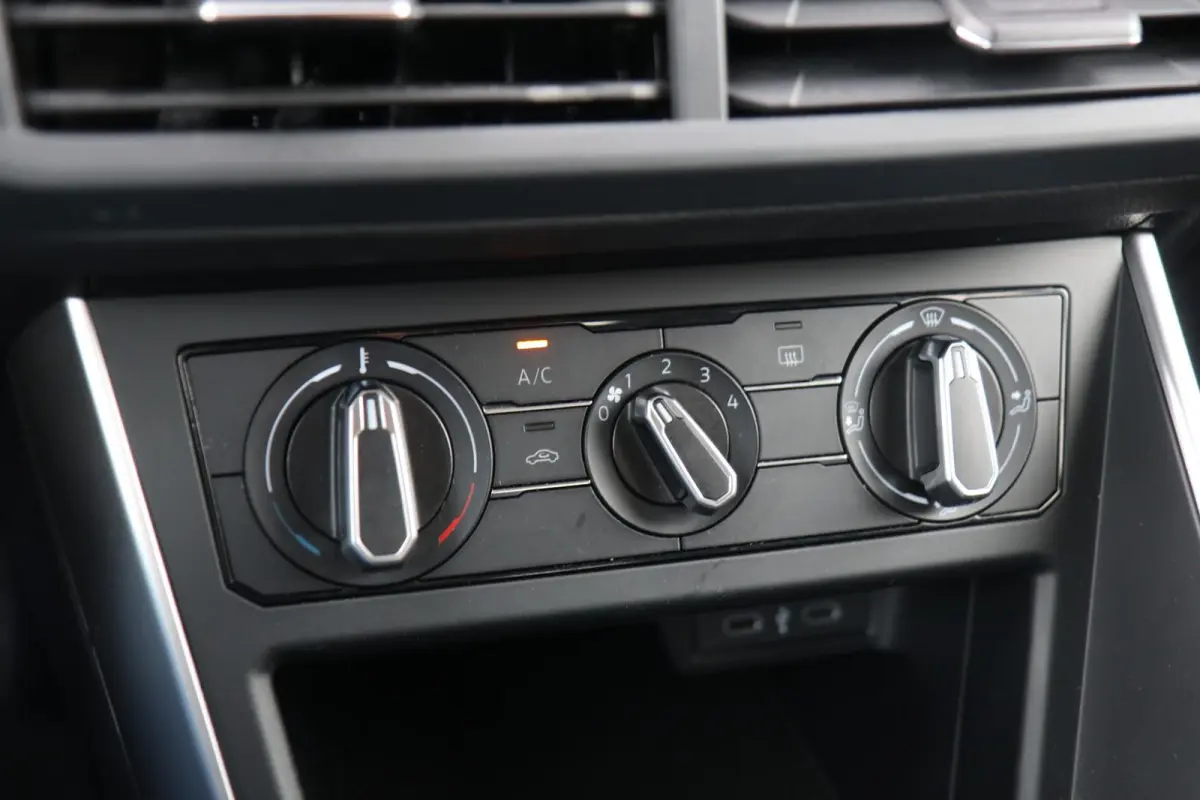 1.0 TSI 95pk Life Edition | App Connect | Achteruitrijcamera | Cruise Control
