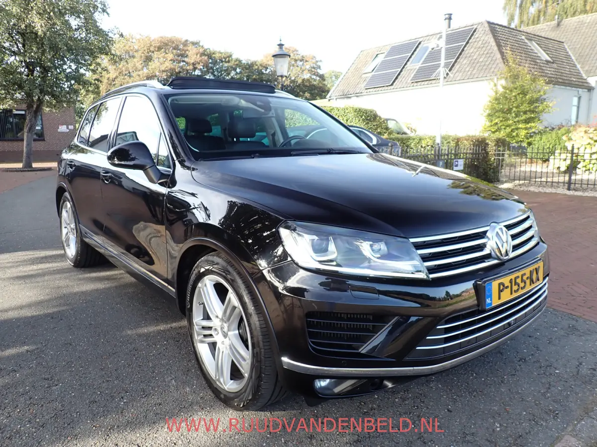 3.0 TDI R-line / ACC / LUCHTVERING / 360* CAMERA / PANO / TREKHAAK / MEMORY