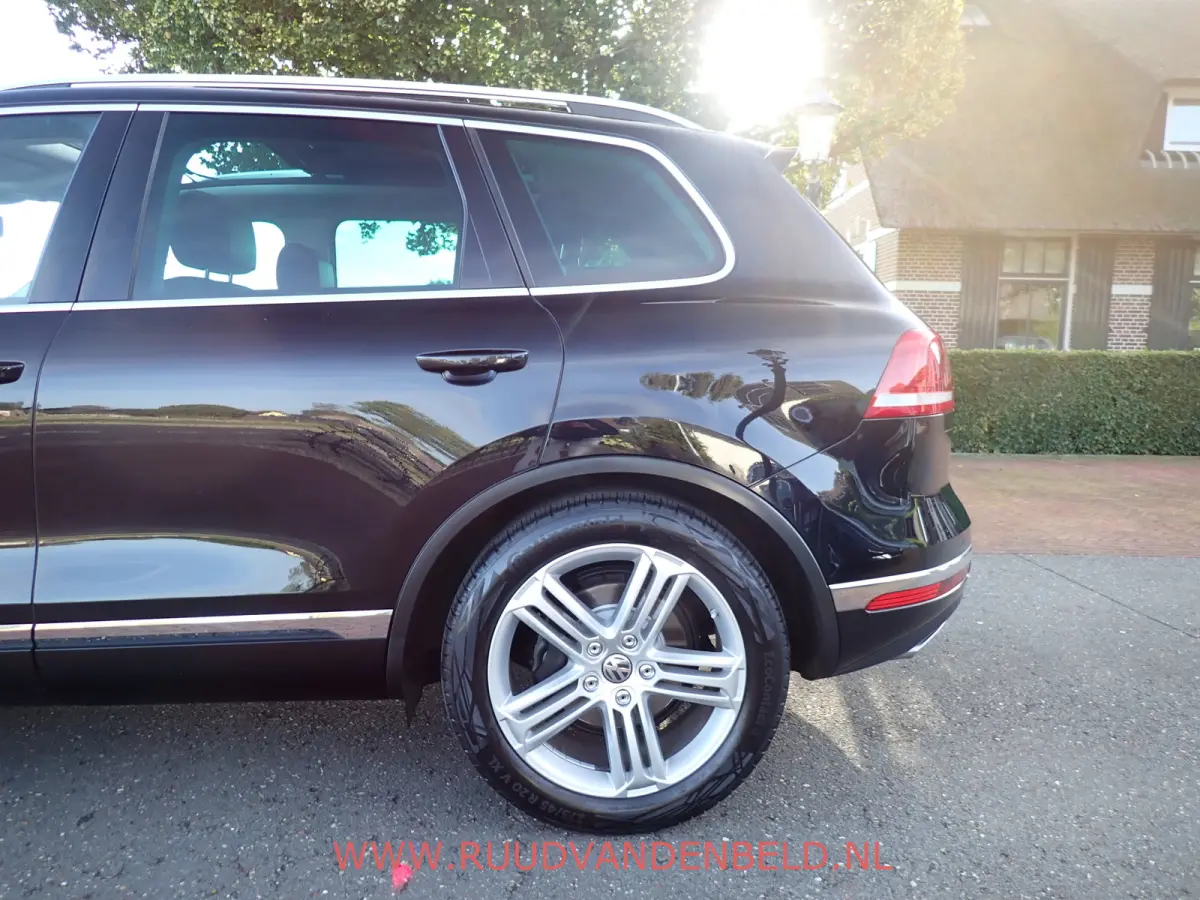 3.0 TDI R-line / ACC / LUCHTVERING / 360* CAMERA / PANO / TREKHAAK / MEMORY
