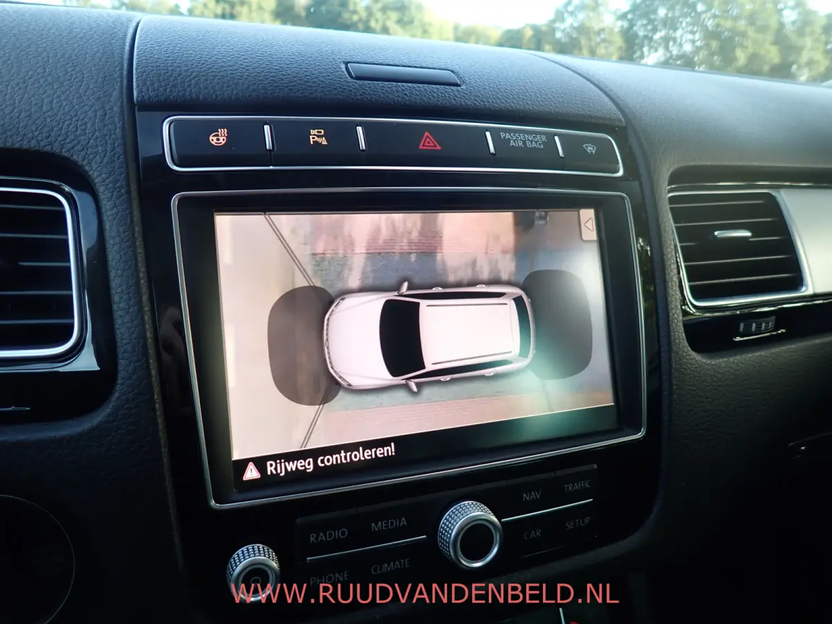 3.0 TDI R-line / ACC / LUCHTVERING / 360* CAMERA / PANO / TREKHAAK / MEMORY