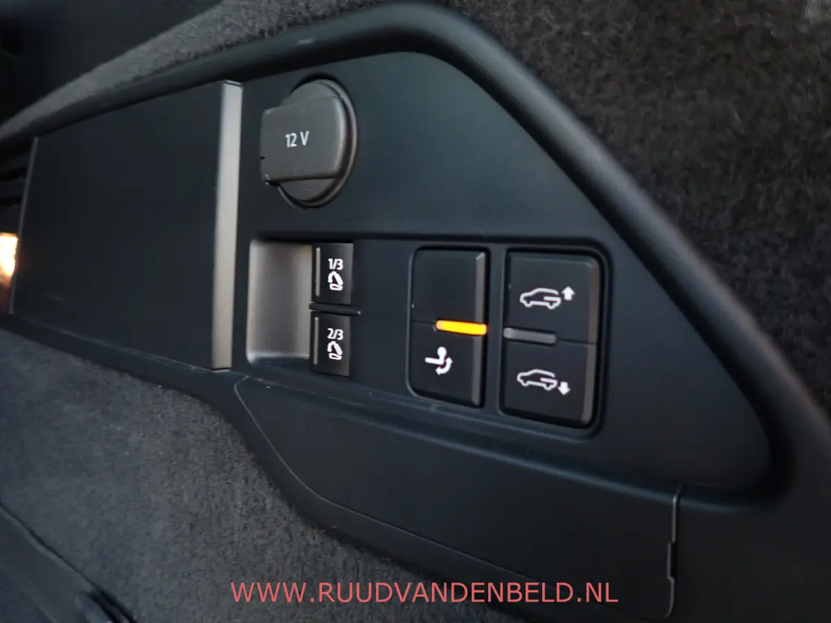3.0 TDI R-line / ACC / LUCHTVERING / 360* CAMERA / PANO / TREKHAAK / MEMORY