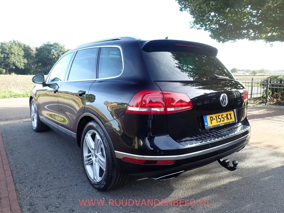 3.0 TDI R-line / ACC / LUCHTVERING / 360* CAMERA / PANO / TREKHAAK / MEMORY