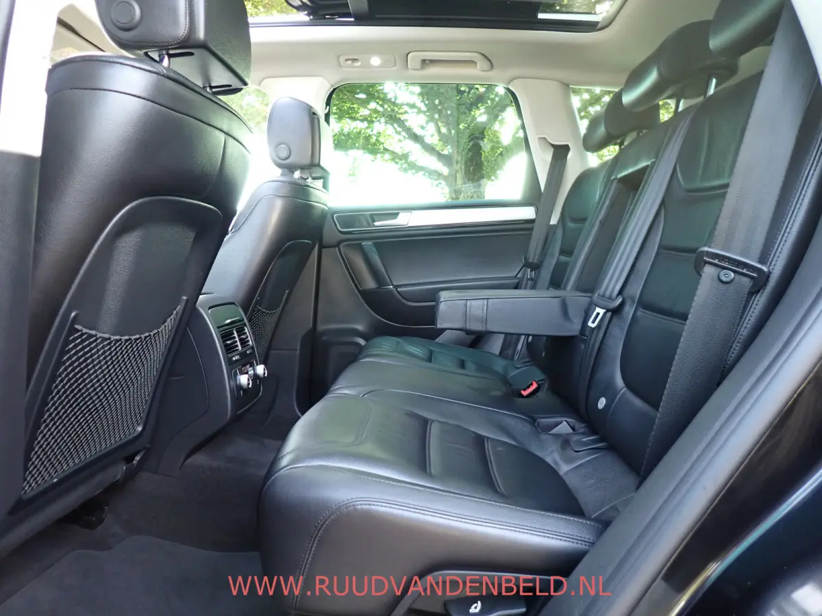 3.0 TDI R-line / ACC / LUCHTVERING / 360* CAMERA / PANO / TREKHAAK / MEMORY