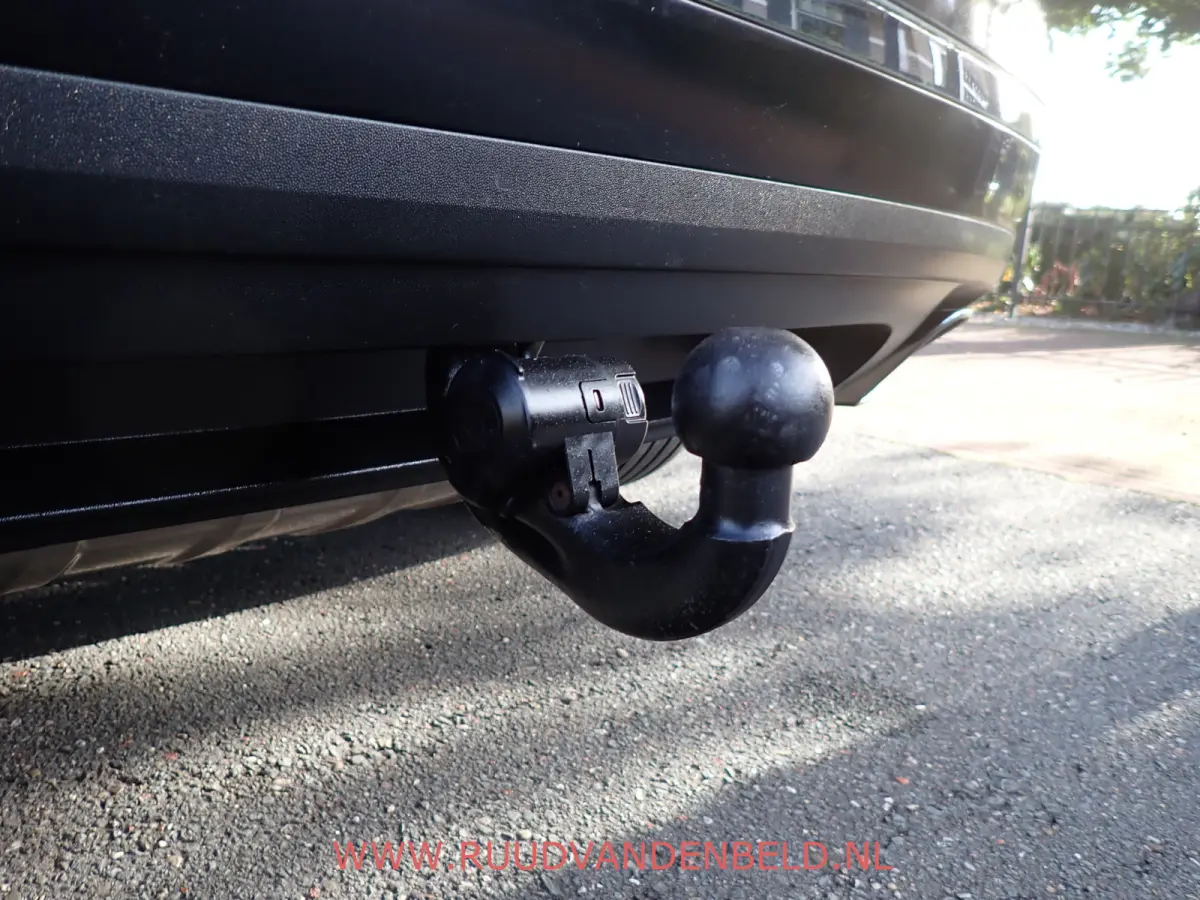 3.0 TDI R-line / ACC / LUCHTVERING / 360* CAMERA / PANO / TREKHAAK / MEMORY