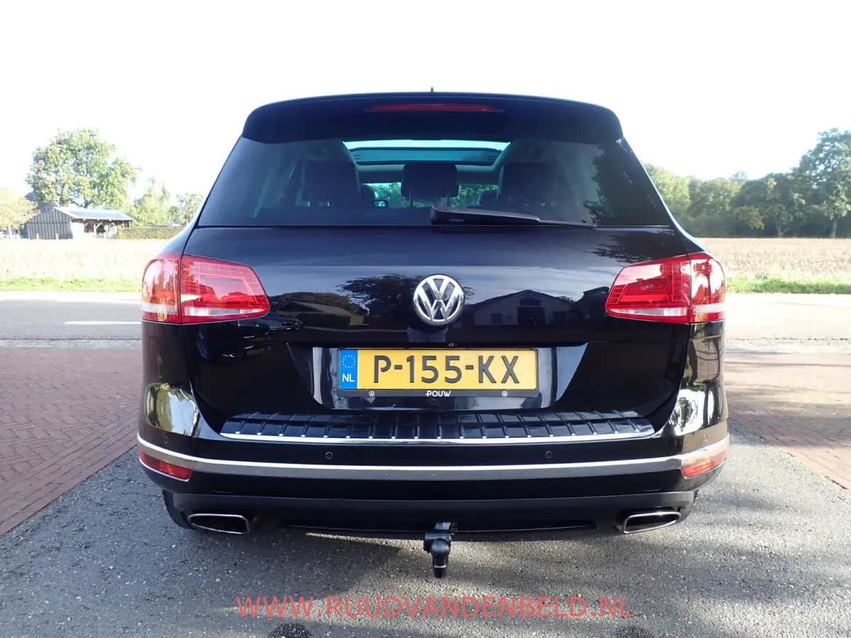 3.0 TDI R-line / ACC / LUCHTVERING / 360* CAMERA / PANO / TREKHAAK / MEMORY