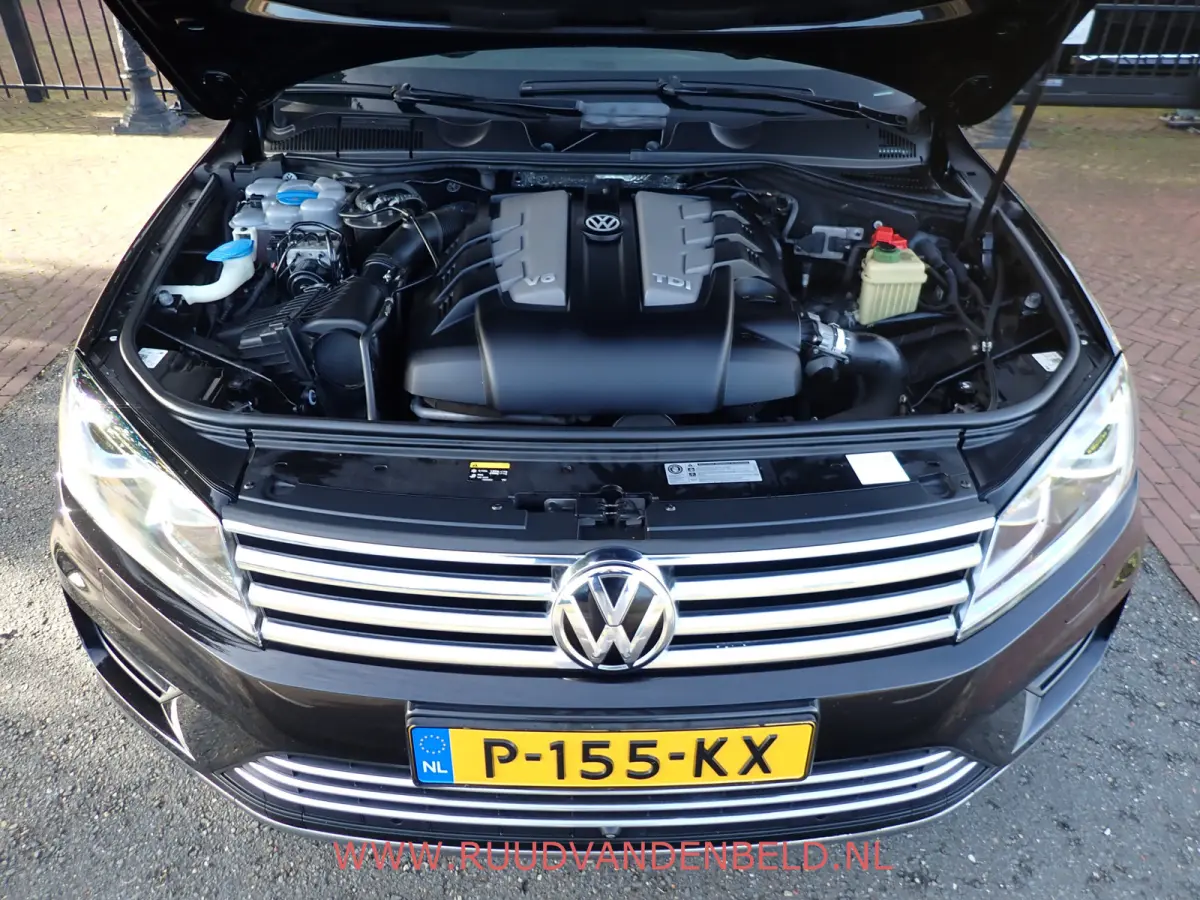 3.0 TDI R-line / ACC / LUCHTVERING / 360* CAMERA / PANO / TREKHAAK / MEMORY