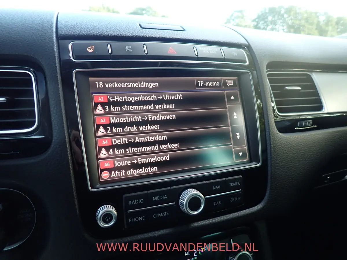 3.0 TDI R-line / ACC / LUCHTVERING / 360* CAMERA / PANO / TREKHAAK / MEMORY