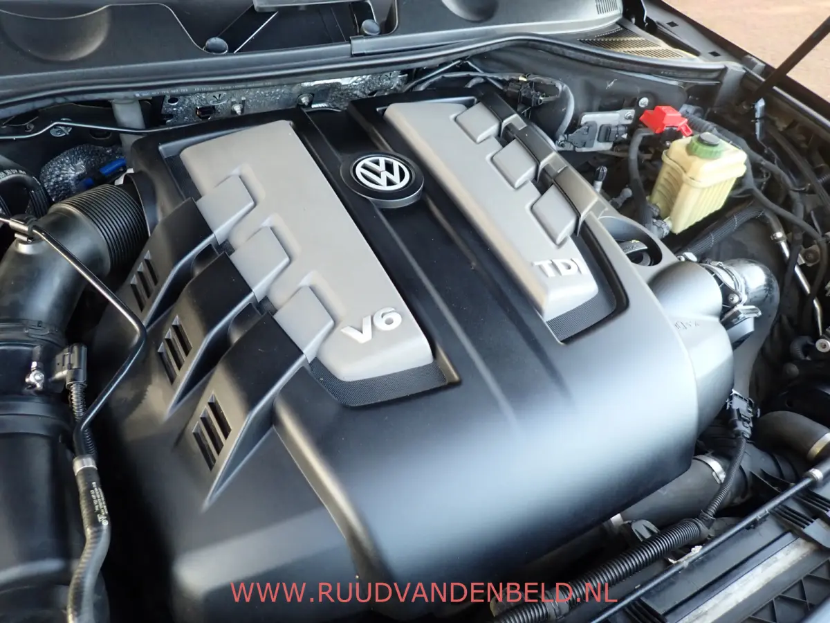 3.0 TDI R-line / ACC / LUCHTVERING / 360* CAMERA / PANO / TREKHAAK / MEMORY