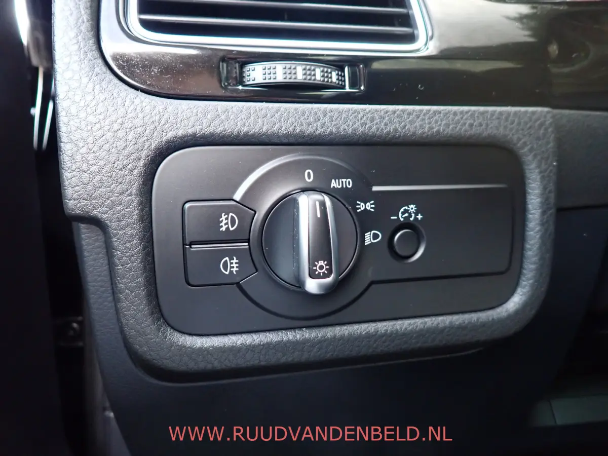 3.0 TDI R-line / ACC / LUCHTVERING / 360* CAMERA / PANO / TREKHAAK / MEMORY