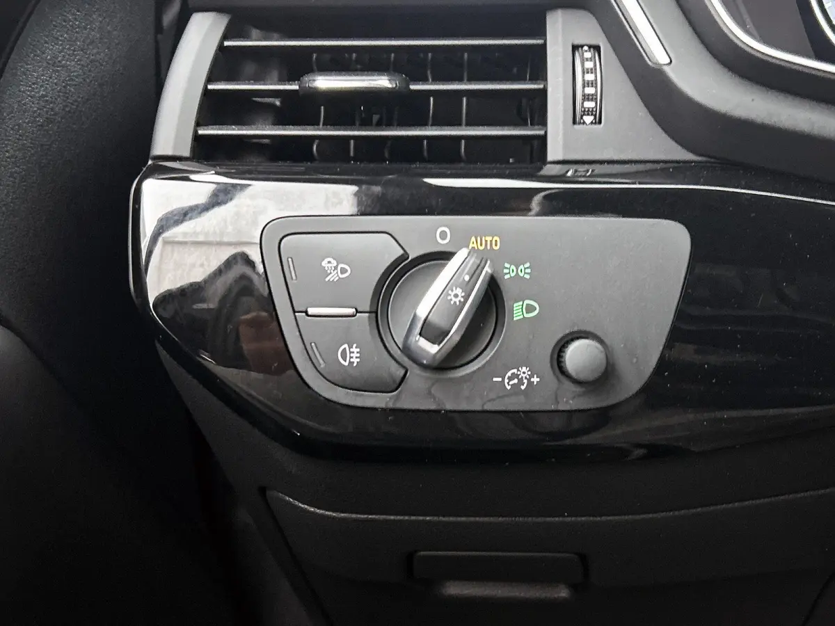 40 TFSI S edition Competition 204 PK | S-line | Automaat | Trekhaak | Cruise Control | Climate Control | Parkeersensoren | Virtual Cockpit | 18 " Lichtmetalen Velgen |