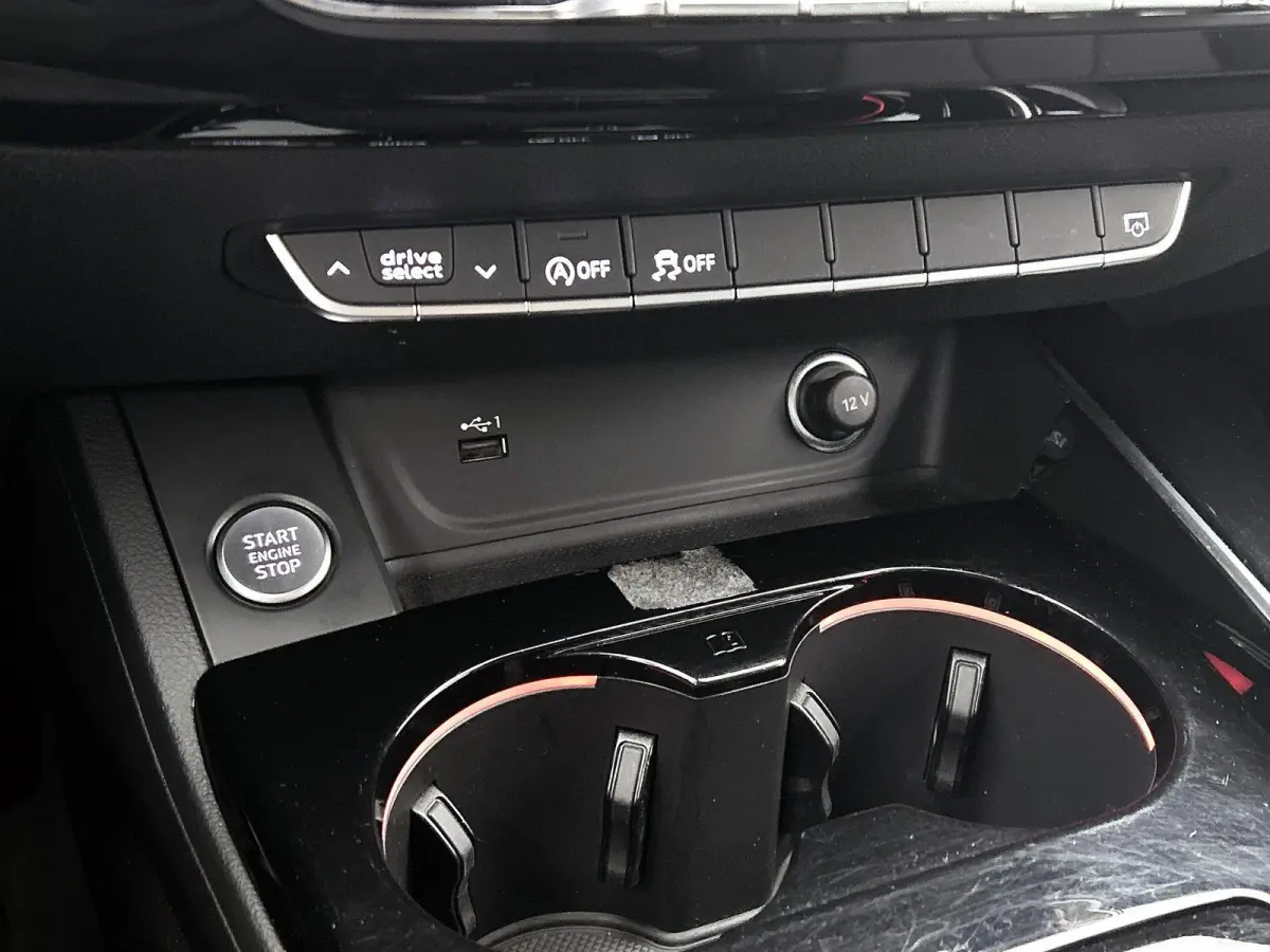 40 TFSI S edition Competition 204 PK | S-line | Automaat | Trekhaak | Cruise Control | Climate Control | Parkeersensoren | Virtual Cockpit | 18 " Lichtmetalen Velgen |