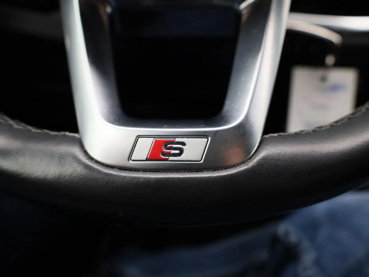 35 TFSI S edition 150 PK | S-line | Automaat | Camera | Trekhaak | SONOS Sound | Adaptive cruise control | Stoelverwarming | Lichtmetalen velgen |