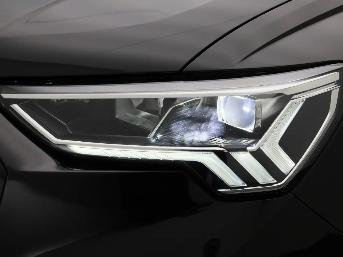 35 TFSI S edition 150 PK | S-line | Automaat | Camera | Trekhaak | SONOS Sound | Adaptive cruise control | Stoelverwarming | Lichtmetalen velgen |