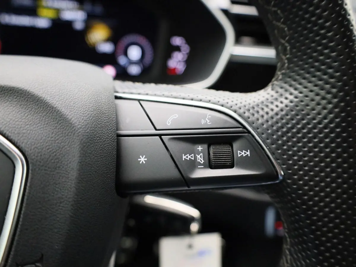35 TFSI S edition 150 PK | S-line | Automaat | Camera | Trekhaak | SONOS Sound | Adaptive cruise control | Stoelverwarming | Lichtmetalen velgen |