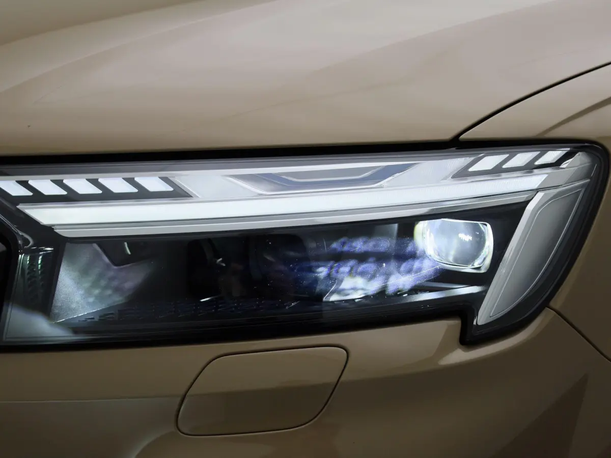 60 TFSI e quattro Pro Line S Competition 490 PK l Adaptive cruise control + emergency ass. l Luchtvering l Glazen panoramadak l Vierwielbesturing l 360 graden camera l Head-up display l Elek