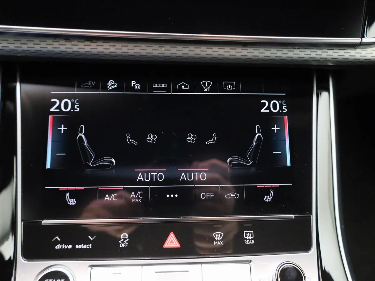 60 TFSI e quattro Pro Line S Competition 490 PK l Adaptive cruise control + emergency ass. l Luchtvering l Glazen panoramadak l Vierwielbesturing l 360 graden camera l Head-up display l Elek