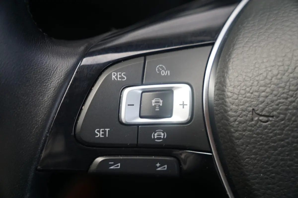 1.0 TSI 110pk Style Business | Trekhaak | Elektrische Achterklep | Navigatie