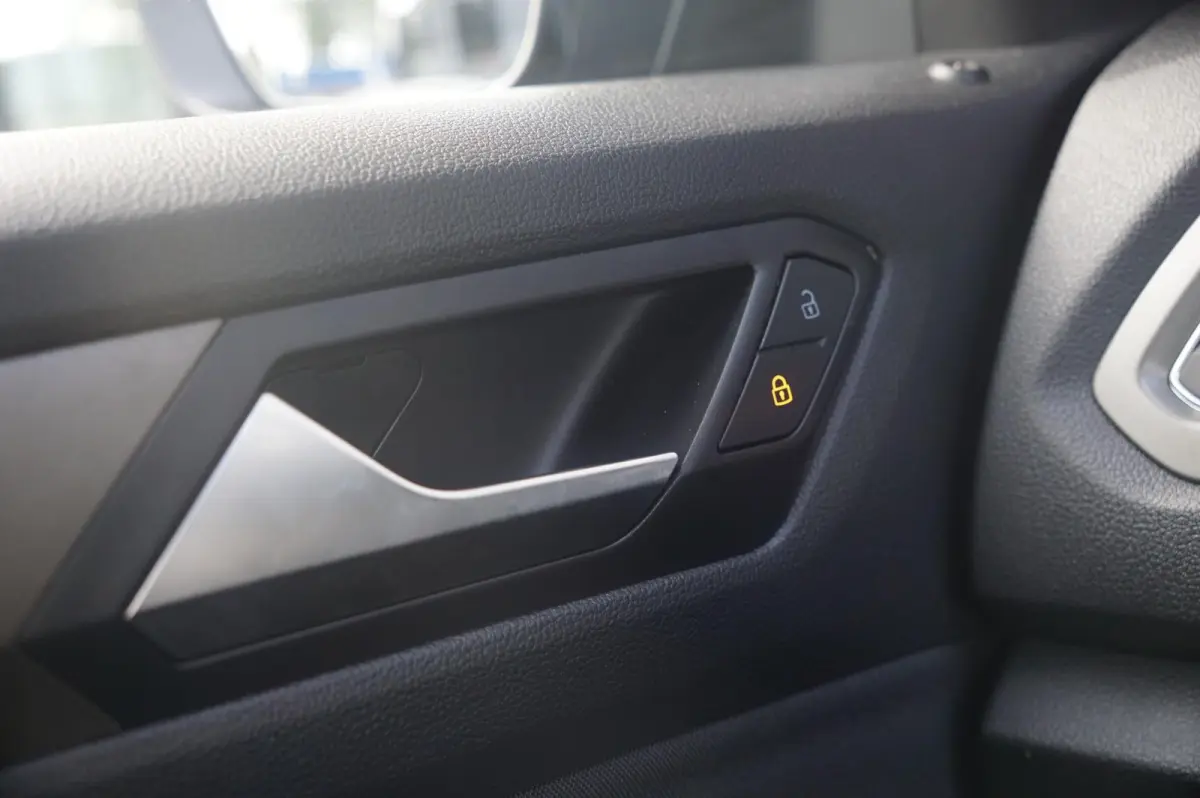 1.0 TSI 110pk Style Business | Trekhaak | Elektrische Achterklep | Navigatie
