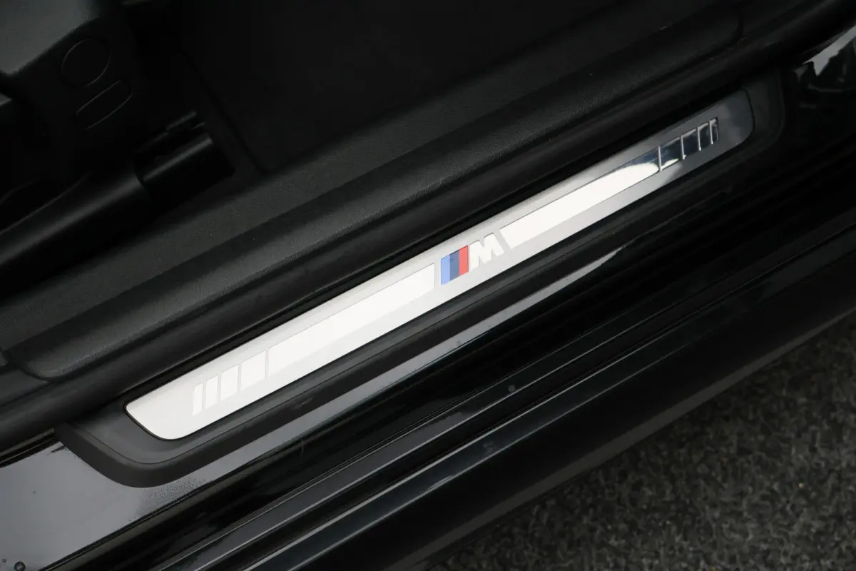 320e Leer, Panoramadak, ACC, Camera, Verwarmd Stuurwiel, LED, Apple Carplay, 19''