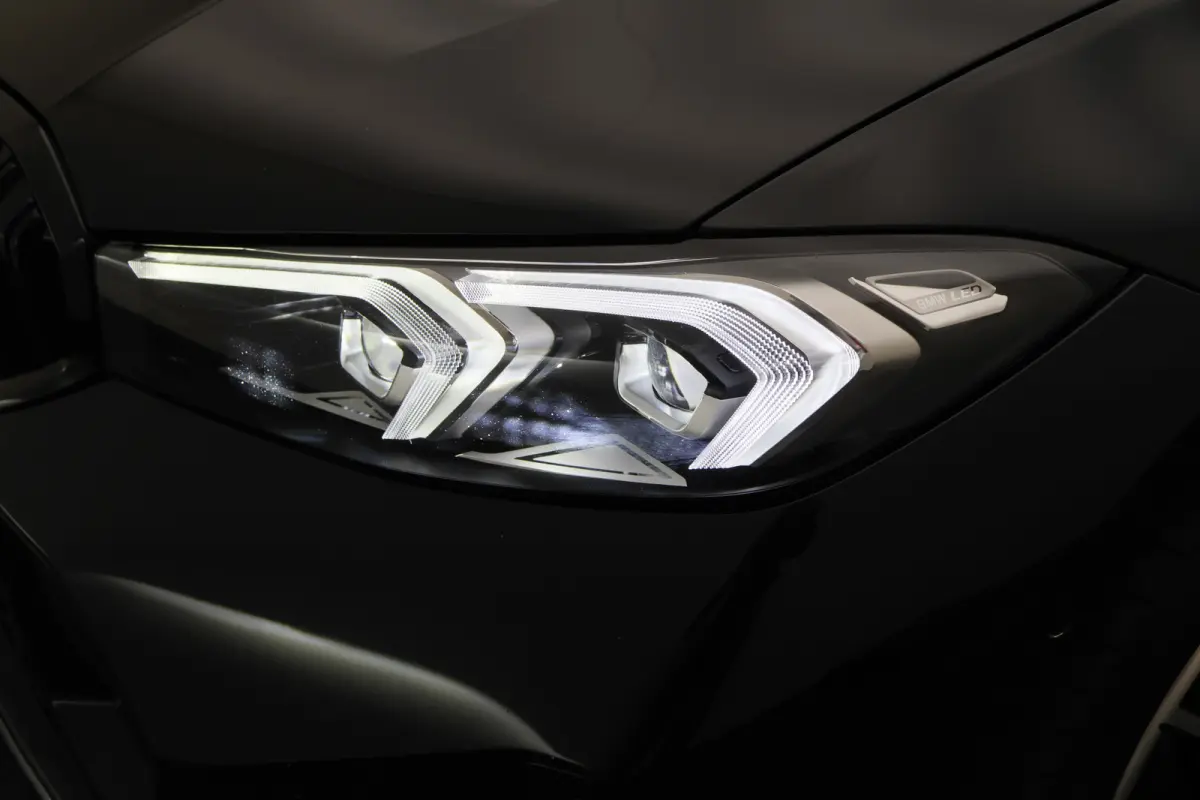 320e Leer, Panoramadak, ACC, Camera, Verwarmd Stuurwiel, LED, Apple Carplay, 19''