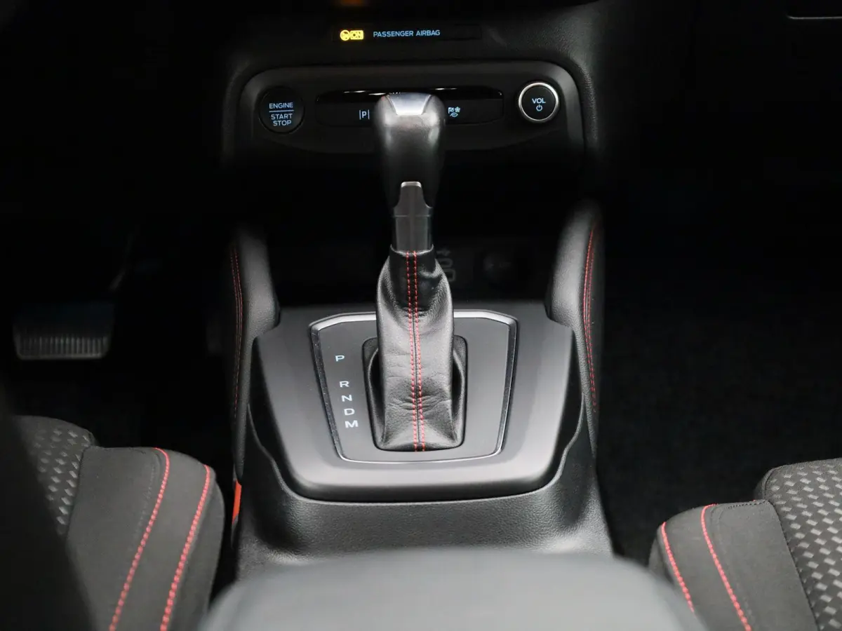 1.0 EcoBoost Hybrid ST Line X | Automaat | LED | PDC + Camera | Navi | Winterpack | Clima | LMV |