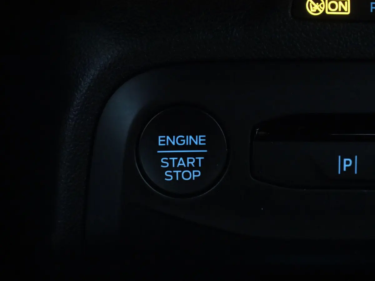 1.0 EcoBoost Hybrid ST Line X | Automaat | LED | PDC + Camera | Navi | Winterpack | Clima | LMV |