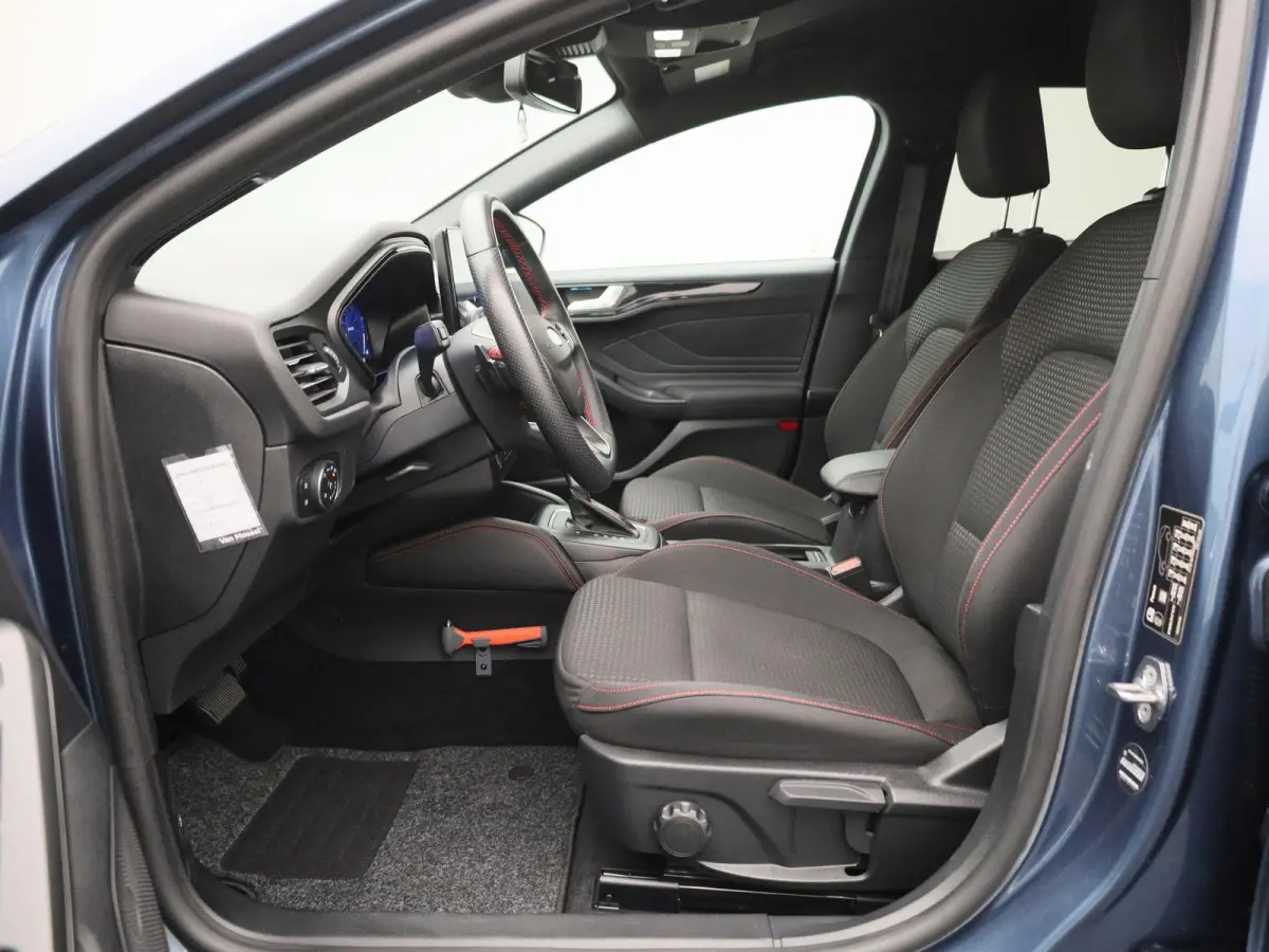 1.0 EcoBoost Hybrid ST Line X | Automaat | LED | PDC + Camera | Navi | Winterpack | Clima | LMV |