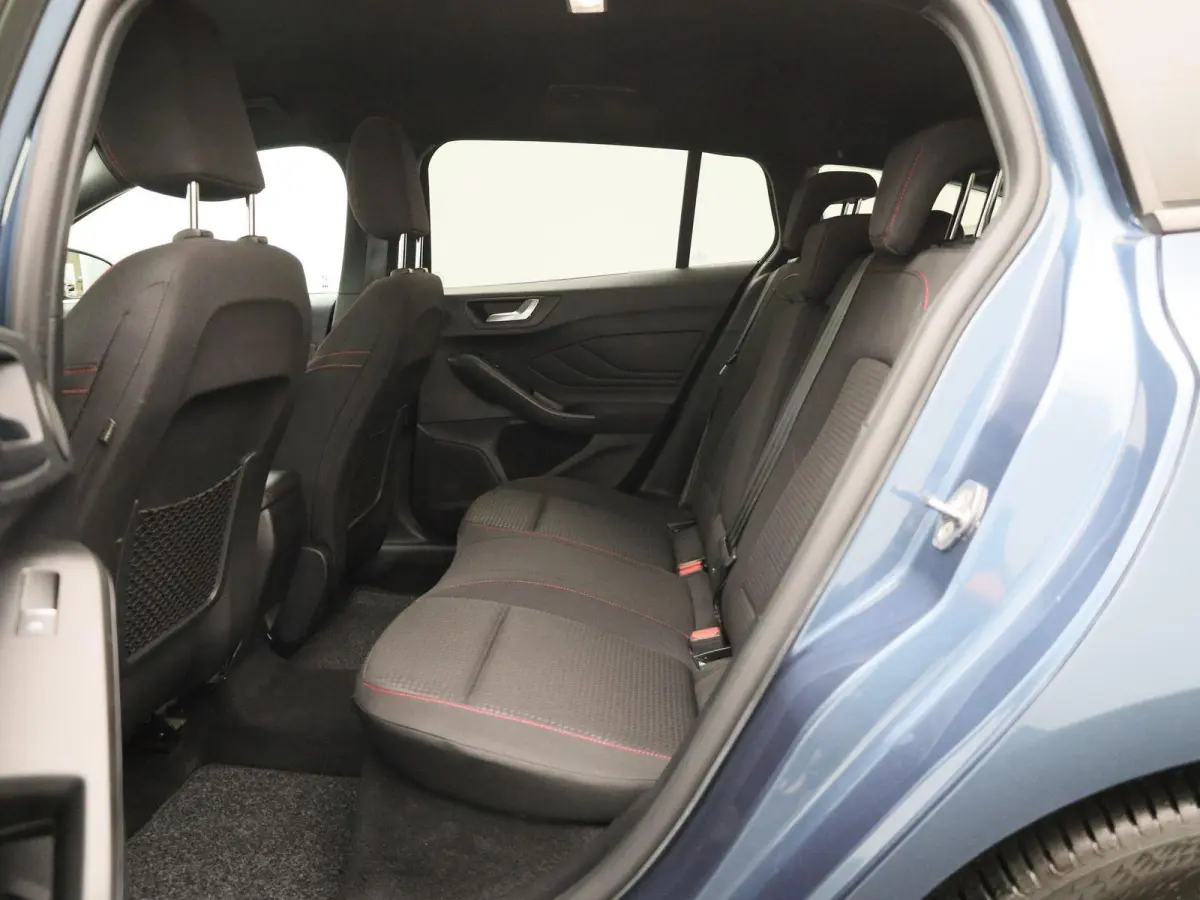 1.0 EcoBoost Hybrid ST Line X | Automaat | LED | PDC + Camera | Navi | Winterpack | Clima | LMV |