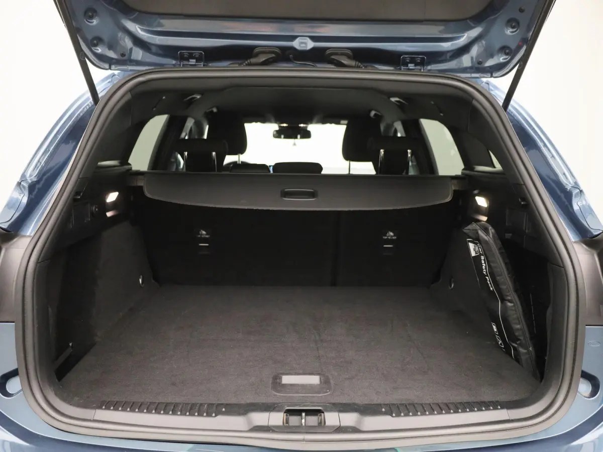 1.0 EcoBoost Hybrid ST Line X | Automaat | LED | PDC + Camera | Navi | Winterpack | Clima | LMV |
