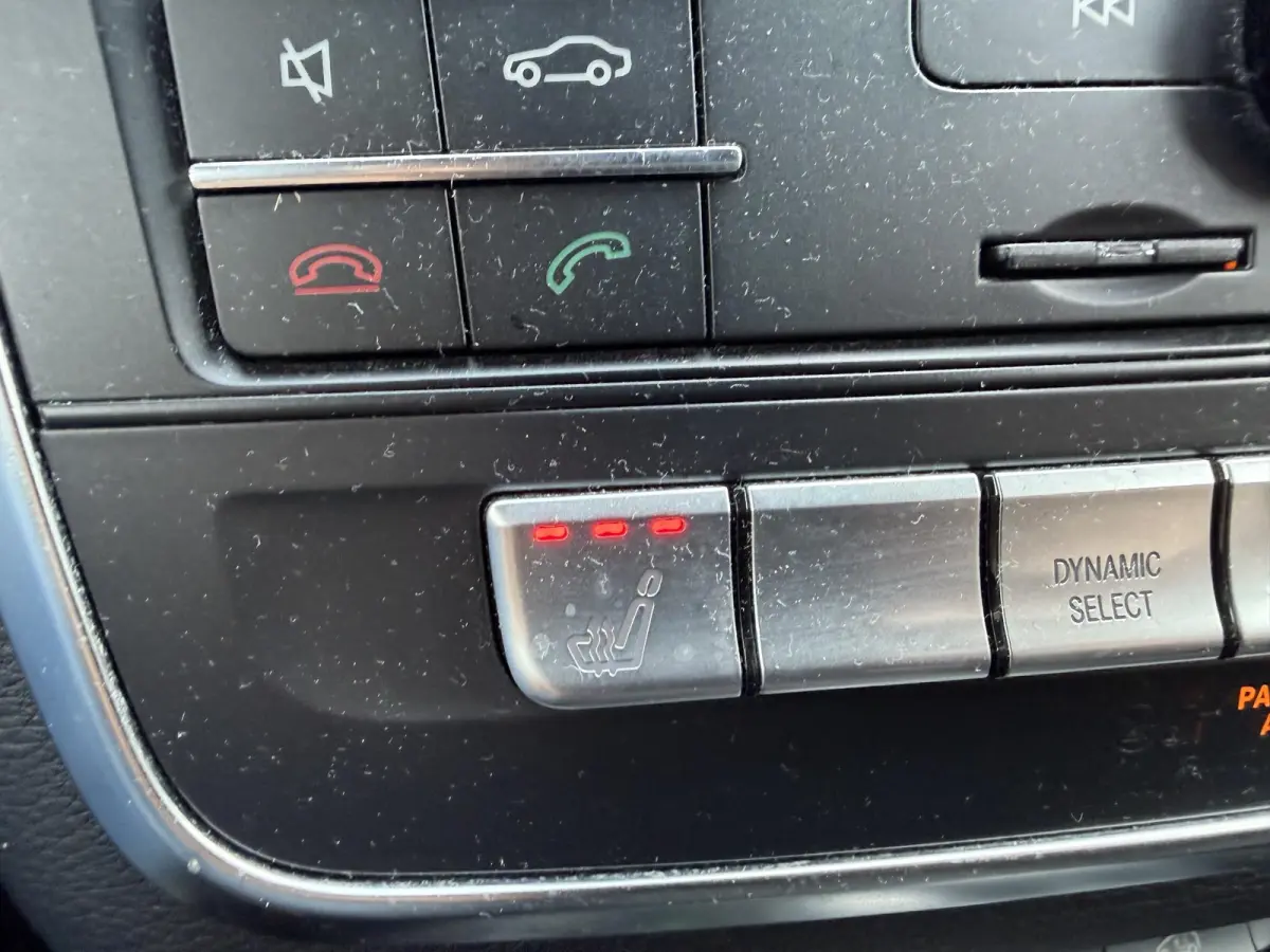 180 AMG | Navigatie | Parkeersensoren | Stoelverwarming | Lichtmetalen Velgen |