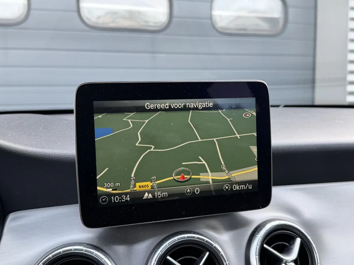 180 AMG | Navigatie | Parkeersensoren | Stoelverwarming | Lichtmetalen Velgen |