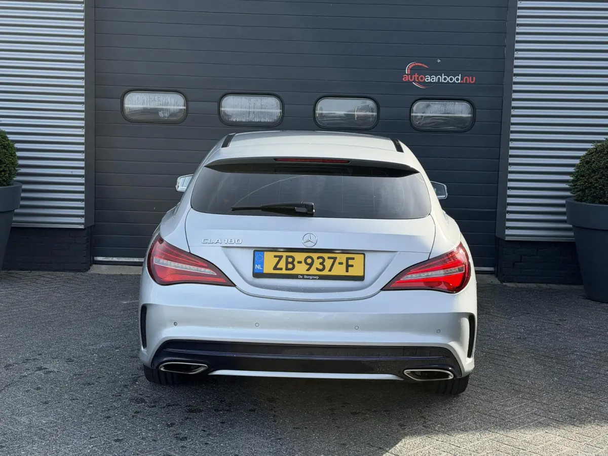 180 AMG | Navigatie | Parkeersensoren | Stoelverwarming | Lichtmetalen Velgen |