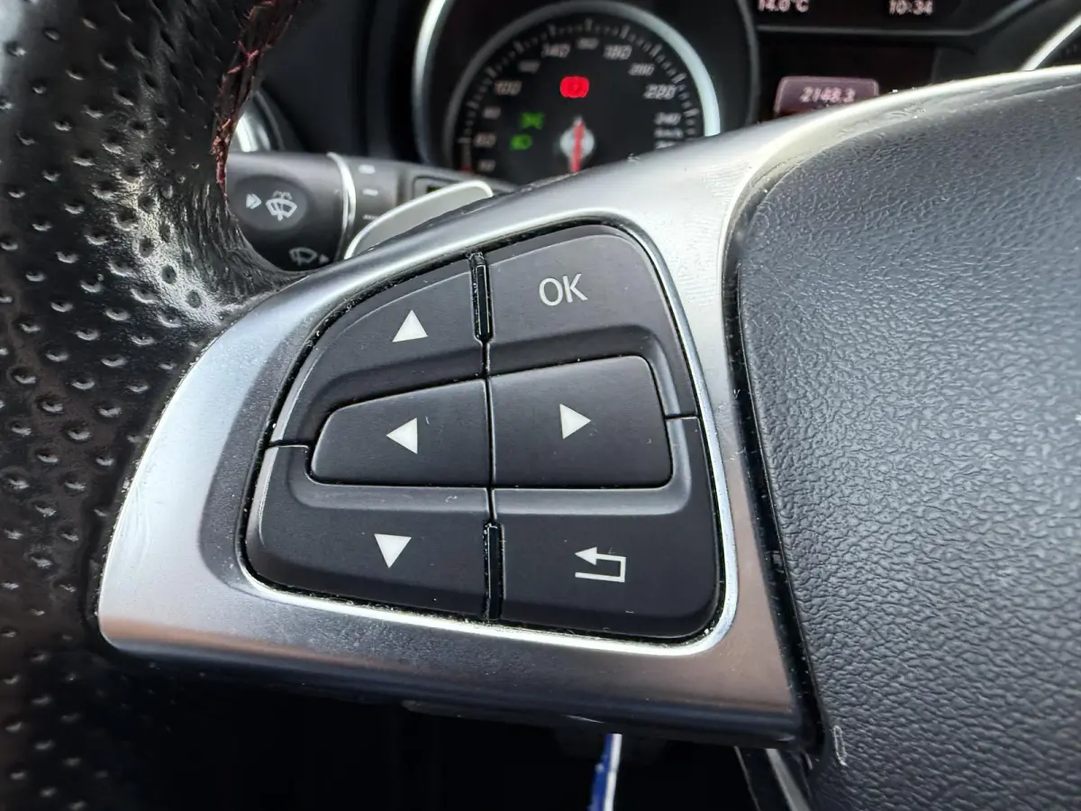180 AMG | Navigatie | Parkeersensoren | Stoelverwarming | Lichtmetalen Velgen |
