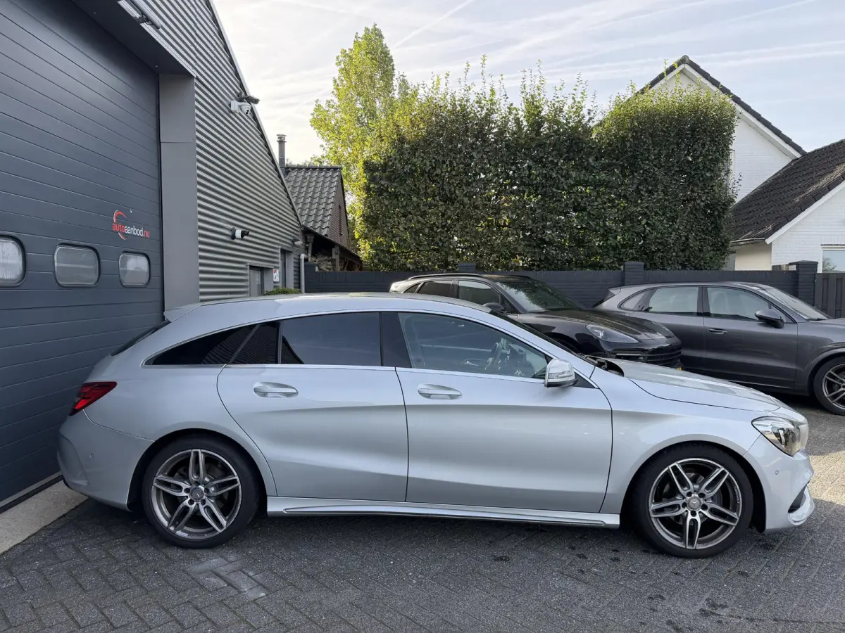 180 AMG | Navigatie | Parkeersensoren | Stoelverwarming | Lichtmetalen Velgen |