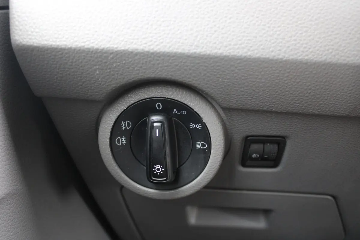 2.0 TDI 110pk L2H1 28 Comfortline | Trekhaak | Cruise Control | App Connect | Airco