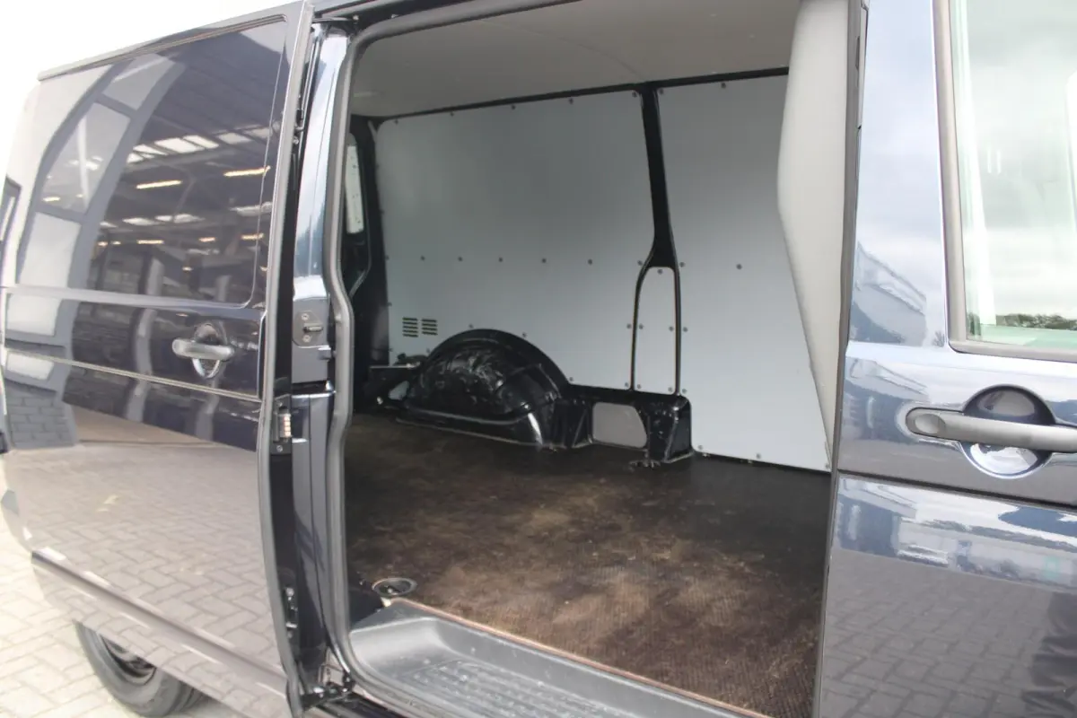 2.0 TDI 110pk L2H1 28 Comfortline | Trekhaak | Cruise Control | App Connect | Airco