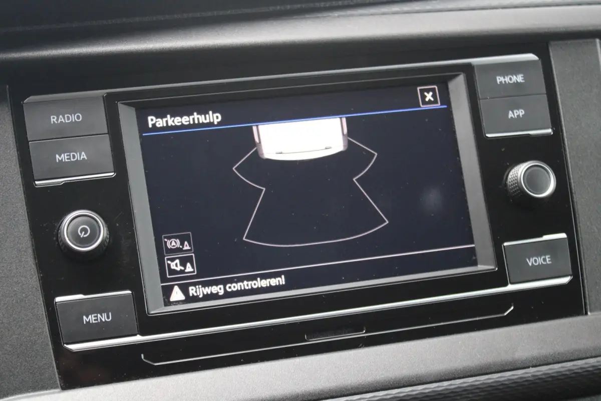 2.0 TDI 110pk L2H1 28 Comfortline | Trekhaak | Cruise Control | App Connect | Airco