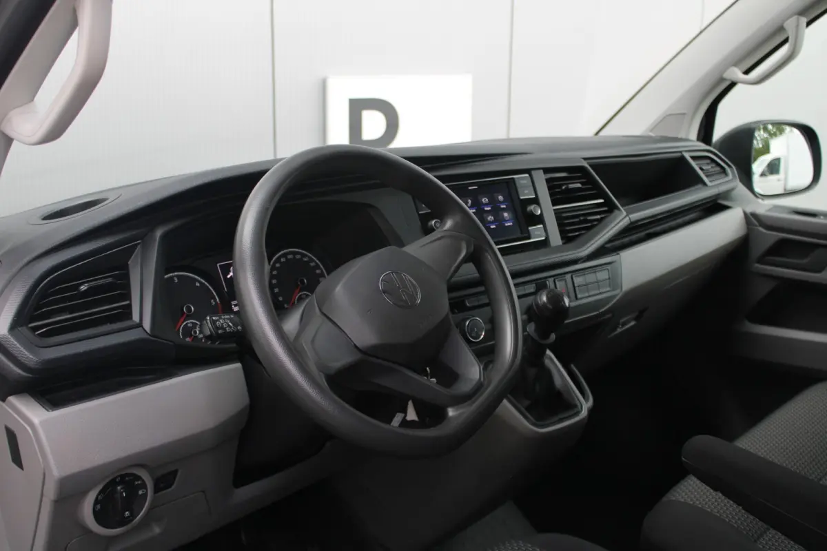 2.0 TDI 110pk L2H1 28 Comfortline | Trekhaak | Cruise Control | App Connect | Airco