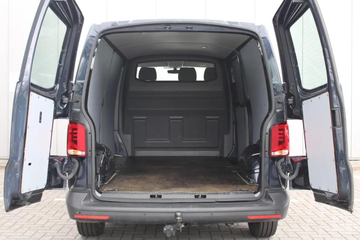 2.0 TDI 110pk L2H1 28 Comfortline | Trekhaak | Cruise Control | App Connect | Airco