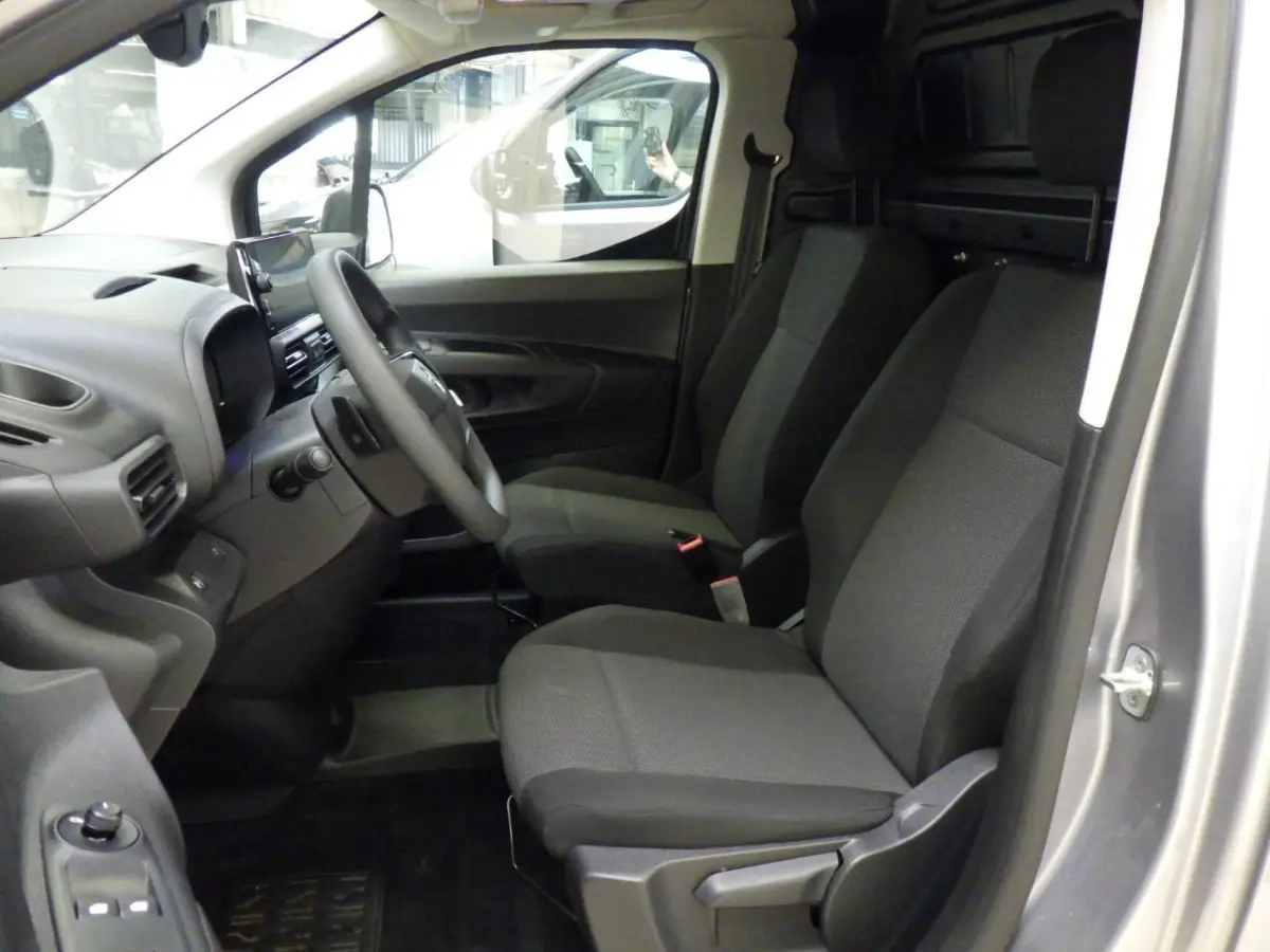 136 L2 50kWh | Fase 3 laden | SOH 98% | Camera | Long | L2 | 3.000km | Bluetooth | Parkeersensoren |