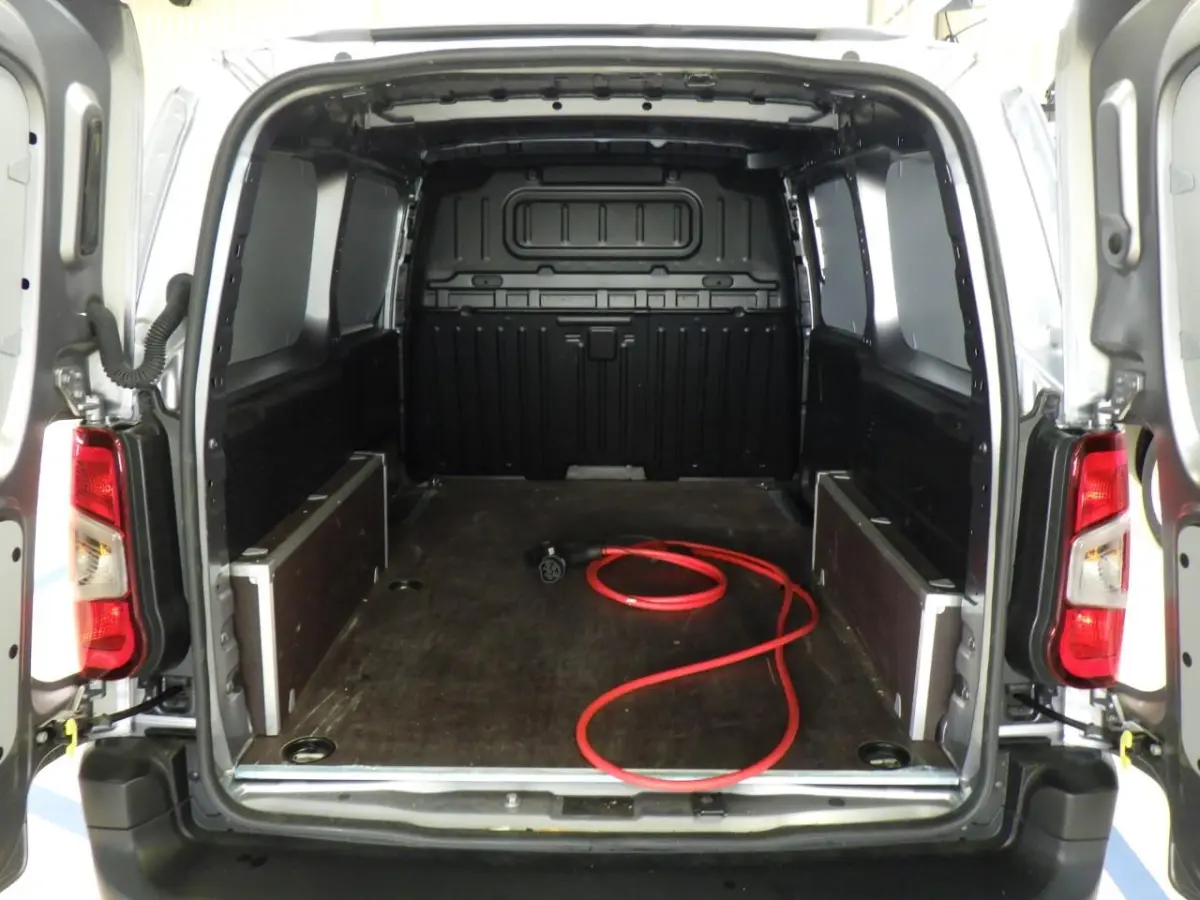 136 L2 50kWh | Fase 3 laden | SOH 98% | Camera | Long | L2 | 3.000km | Bluetooth | Parkeersensoren |