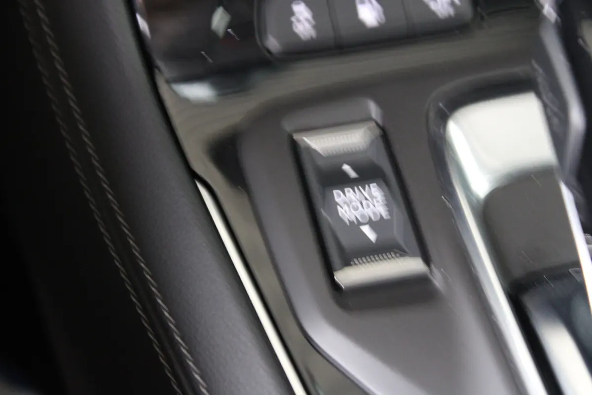 1.6 Turbo Hybrid4 Business Executive | Afneembare trekhaak | Elektrische achterklep | Ledere bekleding | ACC |