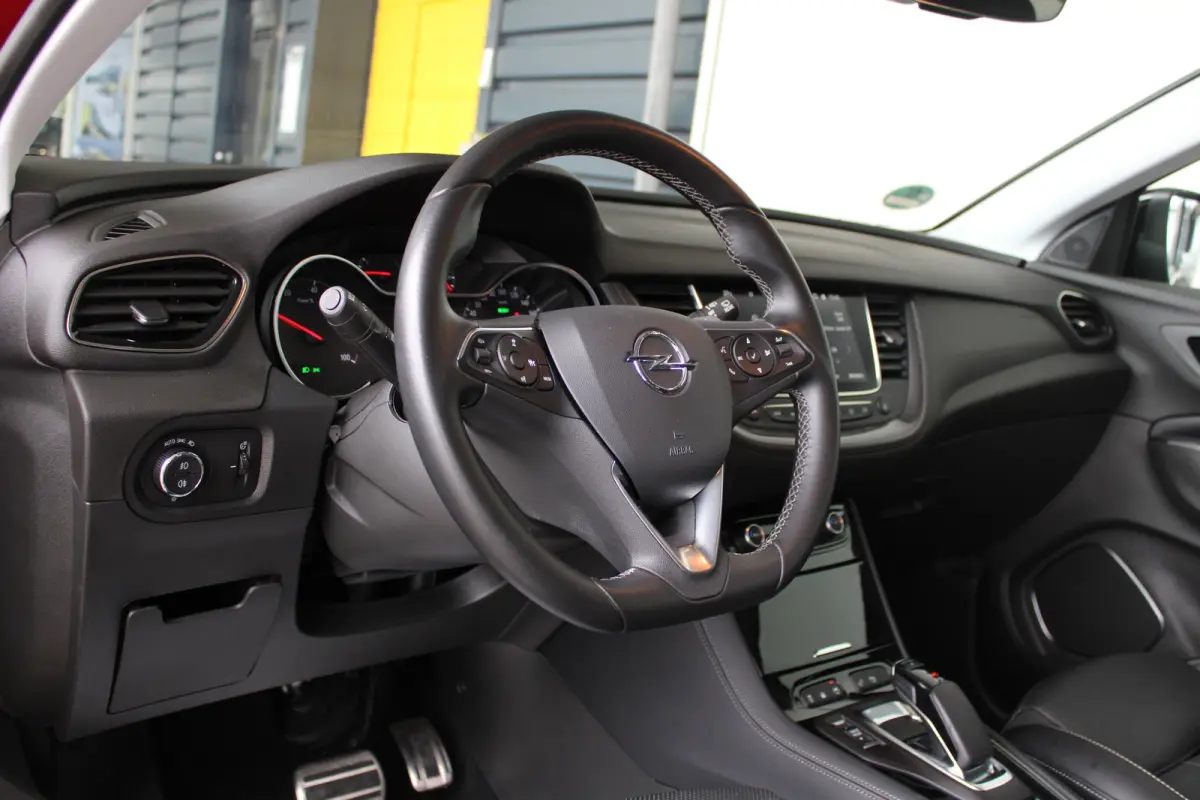 1.6 Turbo Hybrid4 Business Executive | Afneembare trekhaak | Elektrische achterklep | Ledere bekleding | ACC |