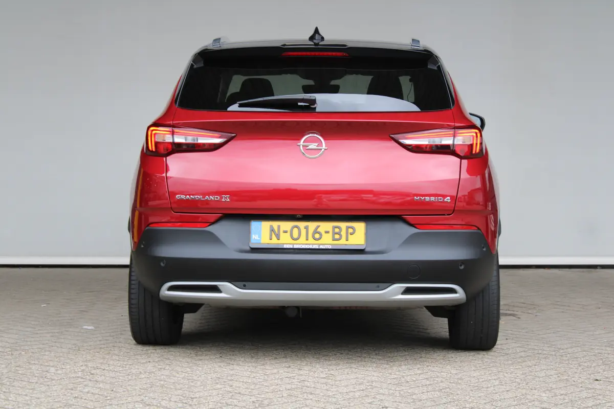 1.6 Turbo Hybrid4 Business Executive | Afneembare trekhaak | Elektrische achterklep | Ledere bekleding | ACC |