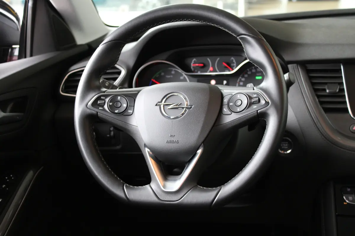 1.6 Turbo Hybrid4 Business Executive | Afneembare trekhaak | Elektrische achterklep | Ledere bekleding | ACC |