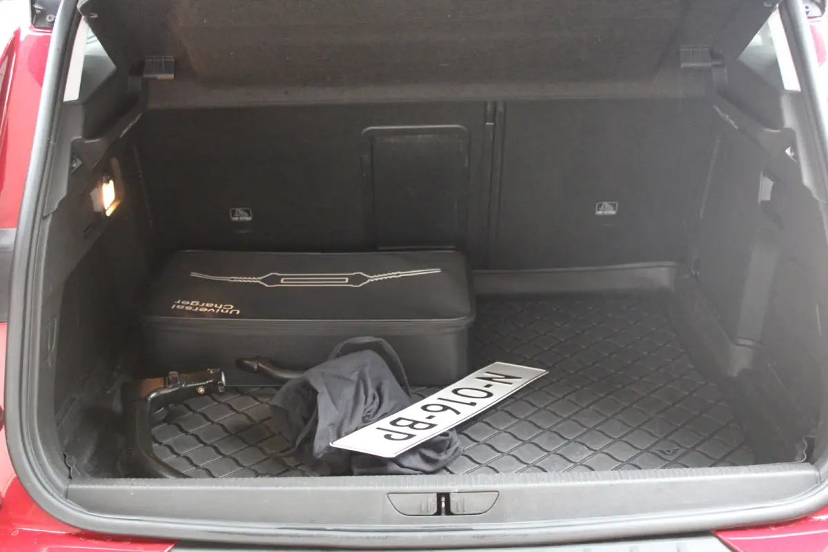 1.6 Turbo Hybrid4 Business Executive | Afneembare trekhaak | Elektrische achterklep | Ledere bekleding | ACC |