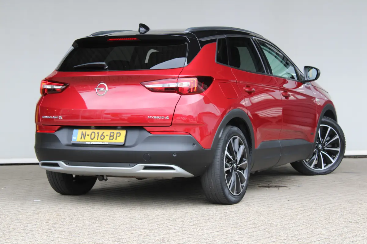 1.6 Turbo Hybrid4 Business Executive | Afneembare trekhaak | Elektrische achterklep | Ledere bekleding | ACC |